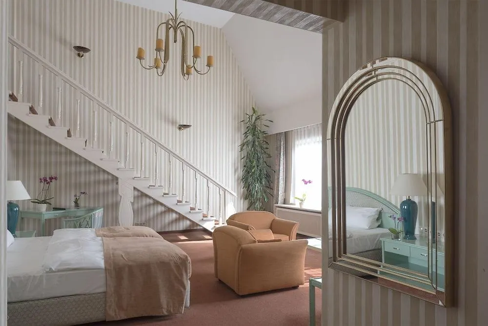 Hotel Schlicker München 3*,